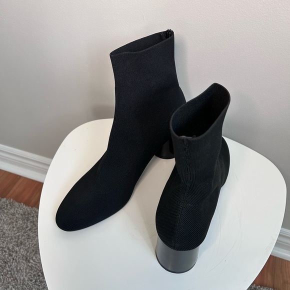 Zara Stretch Booties - Picture 4 of 4